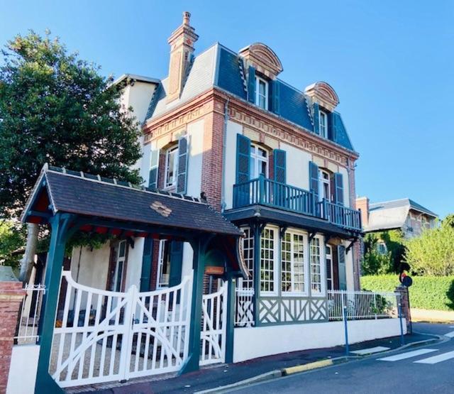 La Musarde Villers-sur-Mer Bagian luar foto
